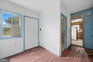 309 W Academy St, Charles Town, WV 25414 - Photo 14