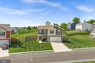 128 Centergate Dr, Charles Town, WV 25414 - Photo 40
