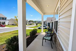 114 Gatehouse Pl, Charles Town, WV 25414 - Photo 4
