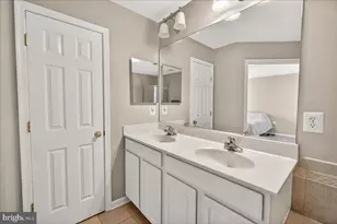 100 Davis St, Charles Town, WV 25414 - Photo 30