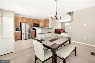100 Davis St, Charles Town, WV 25414 - Photo 12