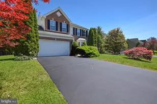 438 Sawgrass Dr, Charles Town, WV 25414 - Photo 2