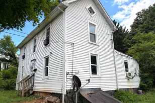 323 W Academy St, Charles Town, WV 25414 - Photo 2