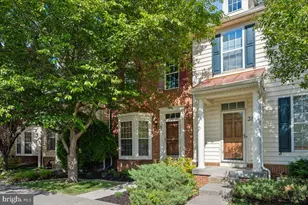 42 Payne St, Charles Town, WV 25414 - Photo 2