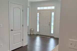 643 Lord Fairfax St, Charles Town, WV 25414 - Photo 4