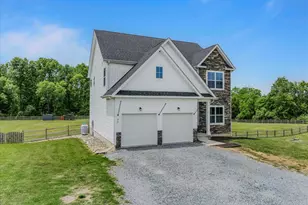 32 Trophy Ct, Kearneysville, WV 25430 - Photo 4