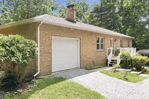 225 Mountain View Dr, Harpers Ferry, WV 25425 - Photo 6
