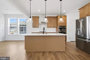 689 Lord Fairfax St, Charles Town, WV 25414 - Photo 2