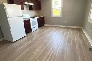 202 Samuel Street S, Charles Town, WV 25414 - Photo 2