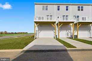 483 Presidents Pointe Ave, Ranson, WV 25438 - Photo 2