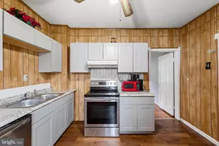 309 N Lawrence St, Charles Town, WV 25414 - Photo 8