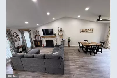 305 Crosswinds Drive, Charles Town, WV 25414 - Photo 4