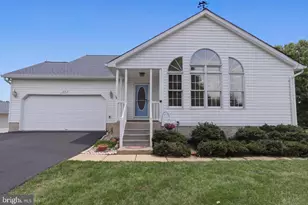 23 Teakwood Ct, Harpers Ferry, WV 25425 - Photo 2