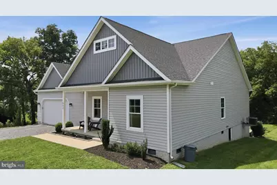 553 Rippon Village Dr, Charles Town, WV 25414 - Photo 2
