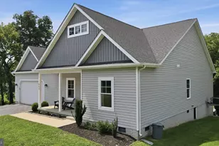 553 Rippon Village Dr, Charles Town, WV 25414 - Photo 2