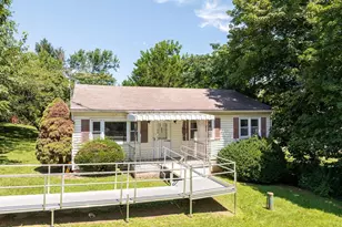 53 Grayrock Rd, Charles Town, WV 25414 - Photo 2