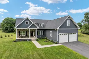 46 Oak Crst Dr, Kearneysville, WV 25430 - Photo 2