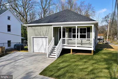 528 E North Street, Charles Town, WV 25414 - Photo 2
