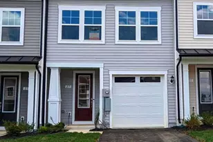 27 Towton Pl, Charles Town, WV 25414 - Photo 2