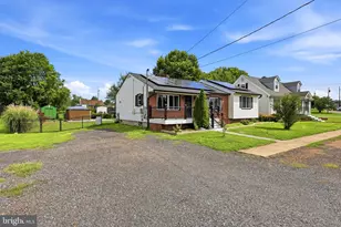 406 W 4th Ave, Ranson, WV 25438 - Photo 4