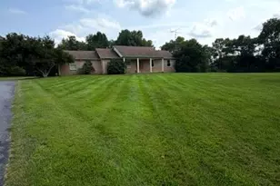 274 Dogwood Manor Dr, Shenandoah Junction, WV 25442 - Photo 4