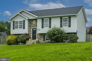 28 Roger Ct, Ranson, WV 25438 - Photo 2