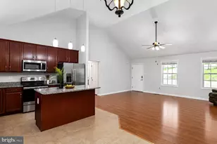 19 Red Bird Ln, Harpers Ferry, WV 25425 - Photo 6