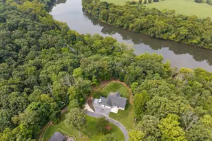 19 Red Bird Ln, Harpers Ferry, WV 25425 - Photo 2