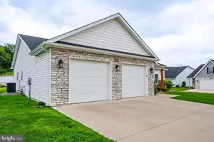 1202 Chinkapin Oak Trl, Morgantown, WV 26501 - Photo 6