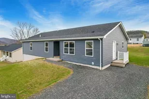 1525 Beacon St, Keyser, WV 26726 - Photo 4
