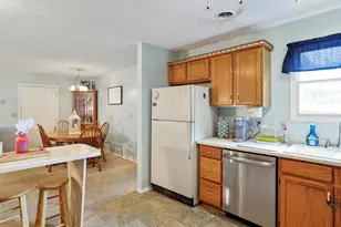 25 S Hummingbird St, Keyser, WV 26726 - Photo 12