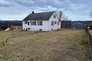 15 Dawn St, Fort Ashby, WV 26719 - Photo 2