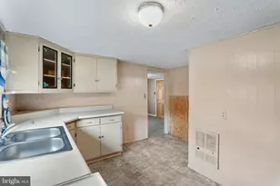 48 Wayland Dr, Keyser, WV 26726 - Photo 6