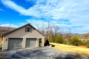 956 S Lakewood Dr, Ridgeley, WV 26753 - Photo 4