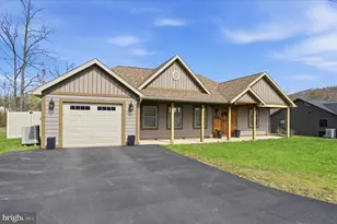 138 Redwood Ln, Keyser, WV 26726 - Photo 2