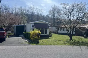 202 Mt Laurel Dr, Ridgeley, WV 26753 - Photo 2