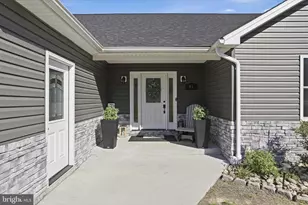 41 Leota St, Fort Ashby, WV 26719 - Photo 4