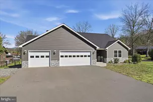 41 Leota St, Fort Ashby, WV 26719 - Photo 2