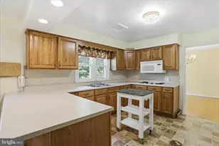 132 S Mineral St, Keyser, WV 26726 - Photo 8