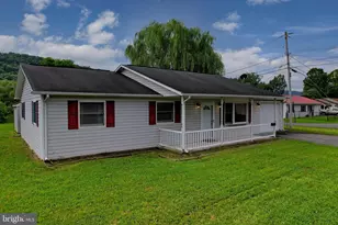 10 N Hummingbird St, Keyser, WV 26726 - Photo 2