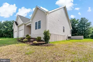 40 Mdg, Berkeley Springs, WV 25411 - Photo 34