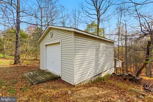 24 Greenoak Ln, Berkeley Springs, WV 25411 - Photo 12