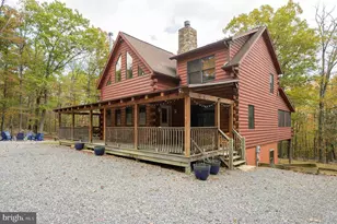 456 Parkside Terrace, Berkeley Springs, WV 25411 - Photo 2