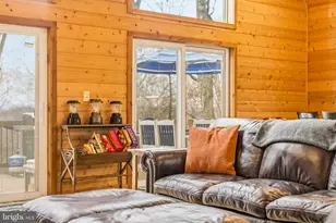 388 Bobcat Dr, Berkeley Springs, WV 25411 - Photo 4