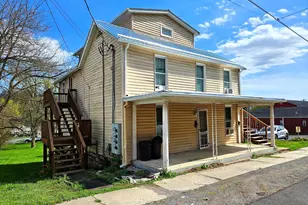 312 Wilkes St, Berkeley Springs, WV 25411 - Photo 2