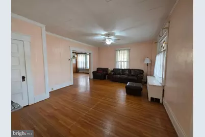 318 S Washington Street, Berkeley Springs, WV 25411 - Photo 2