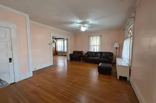 318 S Washington St, Berkeley Springs, WV 25411 - Photo 2