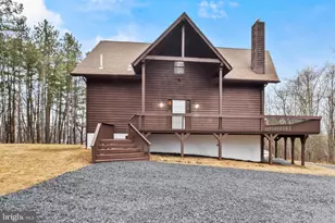 343 Beaverdam Woods Dr, Berkeley Springs, WV 25411 - Photo 2