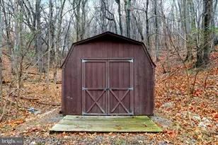 77 Blackwood St, Berkeley Springs, WV 25411 - Photo 38