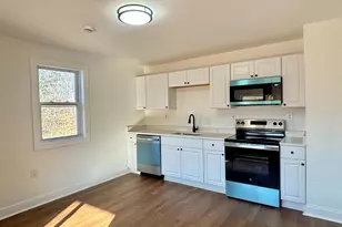 8 Kerns Ln, Berkeley Springs, WV 25411 - Photo 4